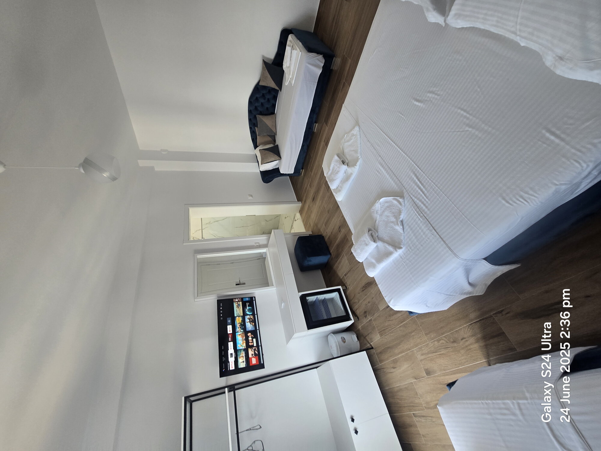 Deluxe Quadruple room