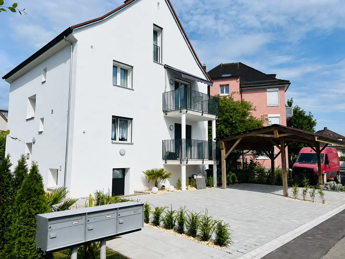 Baustelle mit Handwerkern bei einer Sanierung